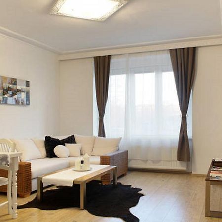 Apartment Argentinska 8 ปราก ภายนอก รูปภาพ
